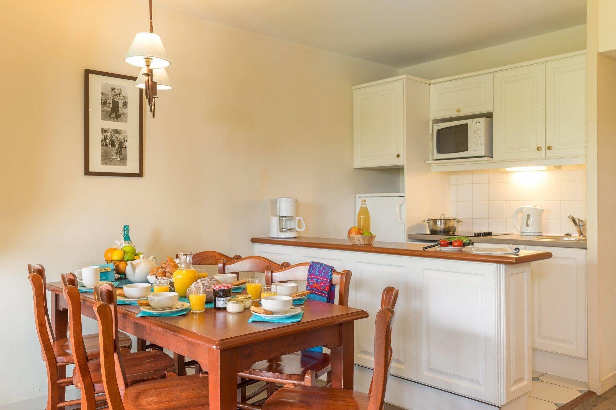 Pierre & Vacances La Residence Du Golf โดวีลล์ ภายนอก รูปภาพ