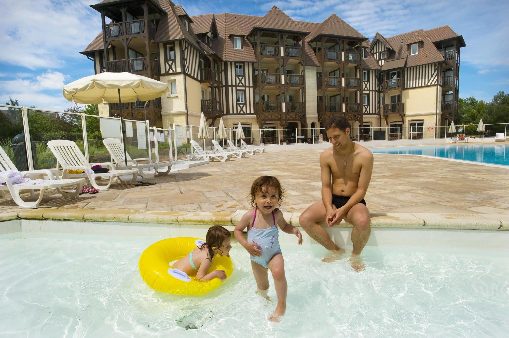 Pierre & Vacances La Residence Du Golf โดวีลล์ ภายนอก รูปภาพ
