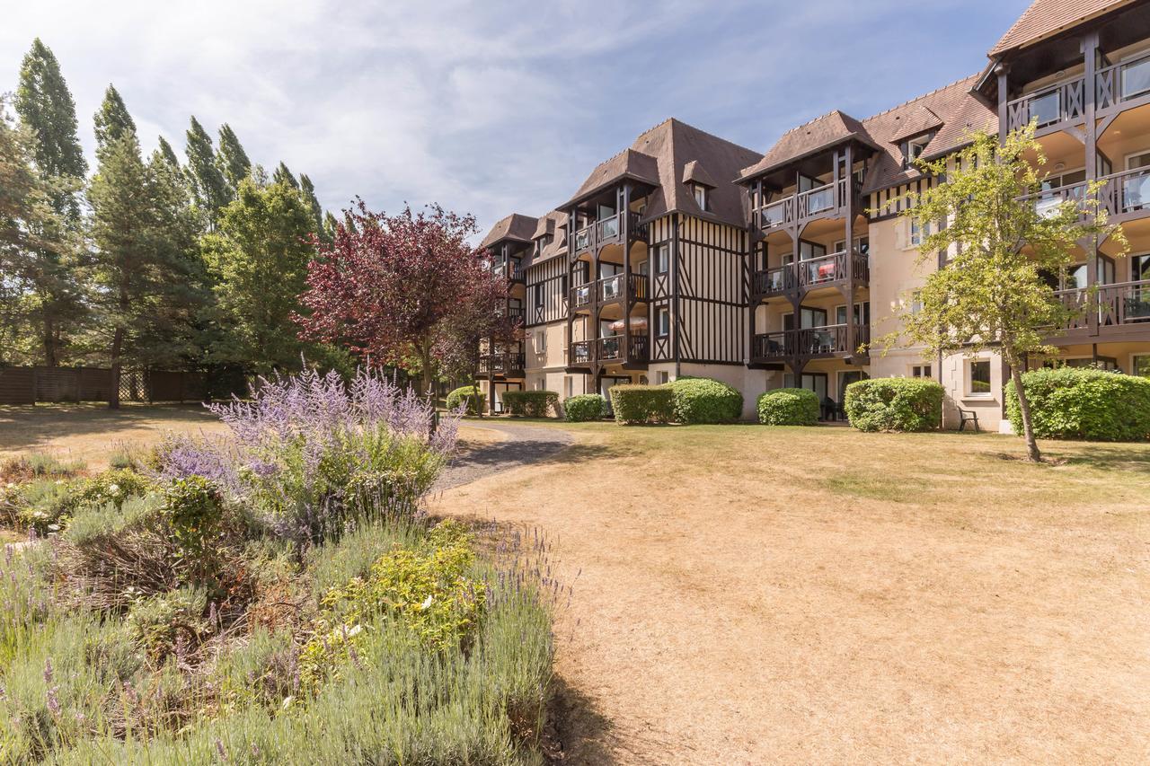 Pierre & Vacances La Residence Du Golf โดวีลล์ ภายนอก รูปภาพ